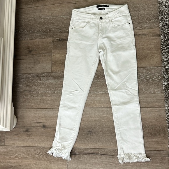 L&B Lucky and Blessed White Frayed Mid Rise Ankle Skinny Jeans Size 2 - Picture 6 of 8